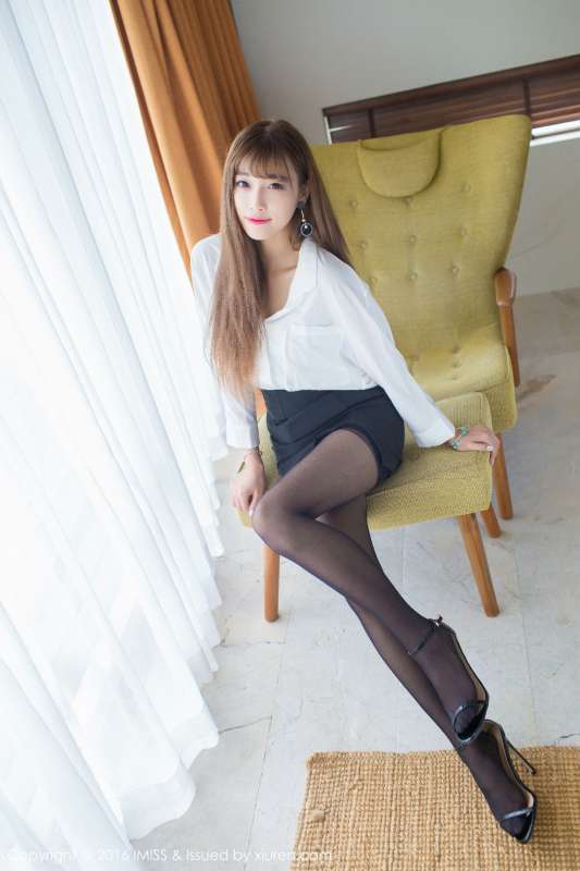 IMISS爱蜜社sugar小甜心CC黑丝袜美腿写真