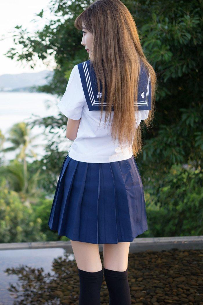 漂亮萌妹子学生制服清新诱惑