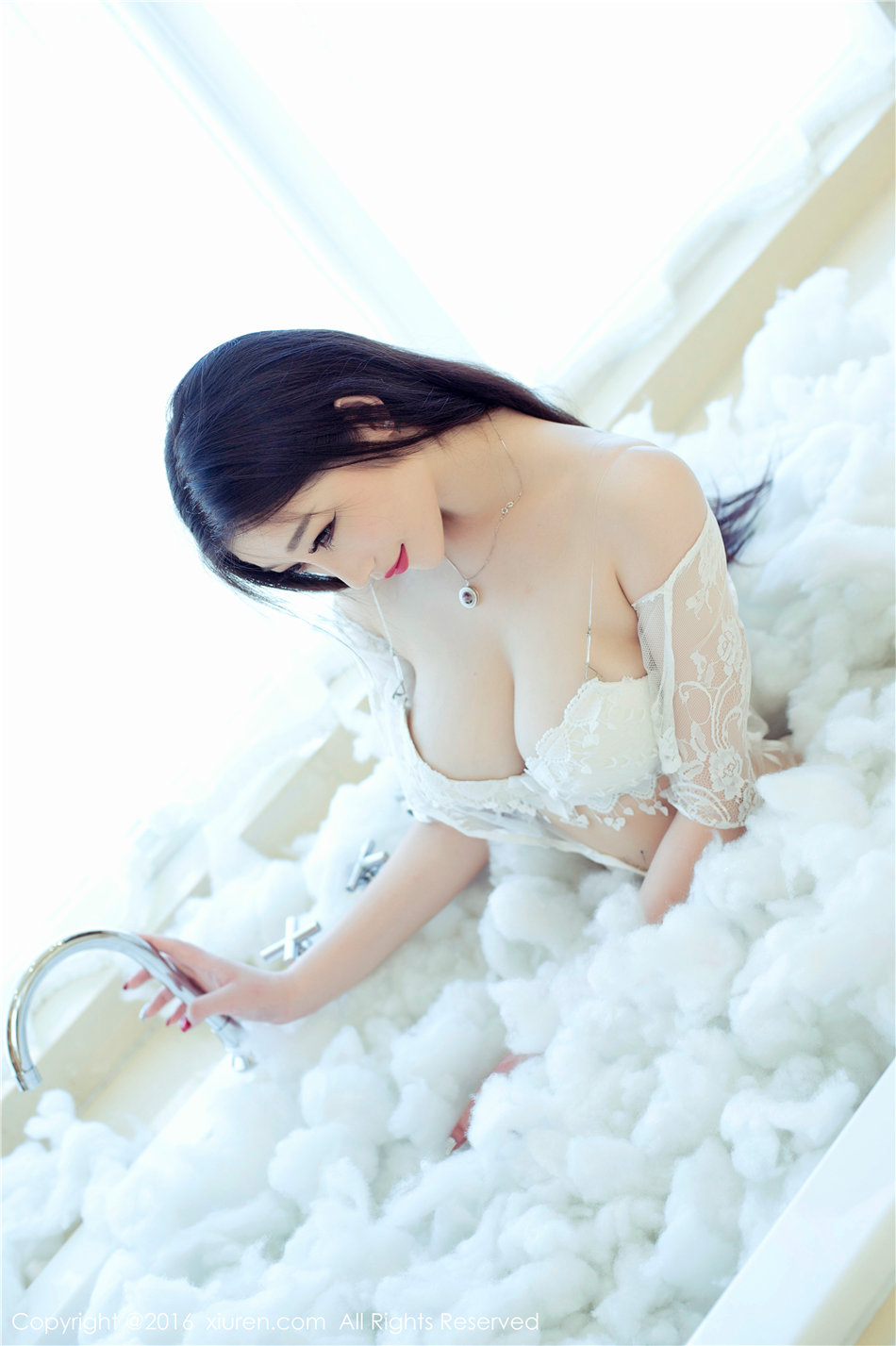 大奶女神妲己浴缸湿身销魂诱惑写真