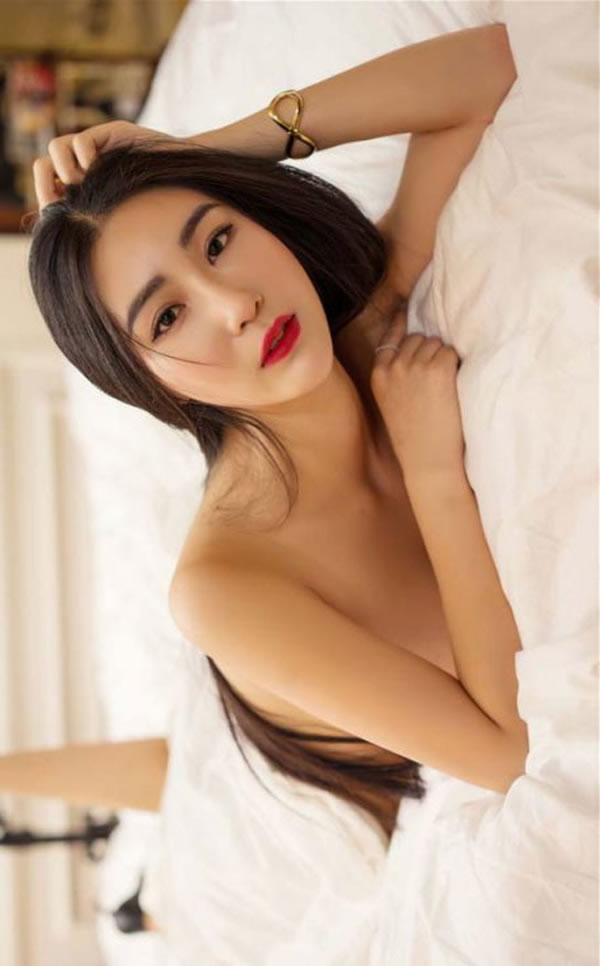 性感尤物瑷妮丰乳诱人大胆湿身