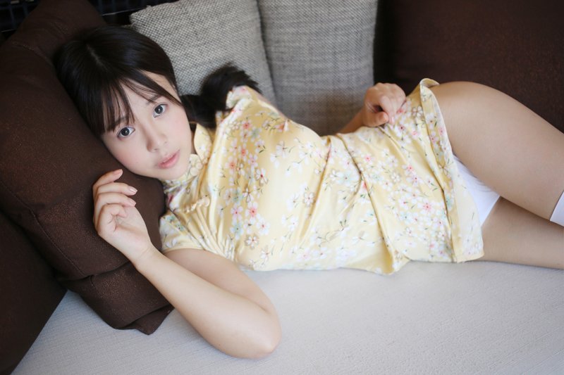 梅花旗袍小姐姐白内内霸气外漏