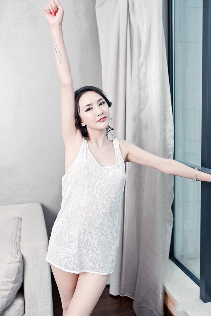 美少妇梅哥丰乳肥臀诱惑大尺度写真