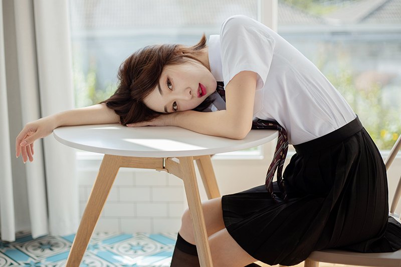 清纯学妹小九月黑丝短裙渴望被调教