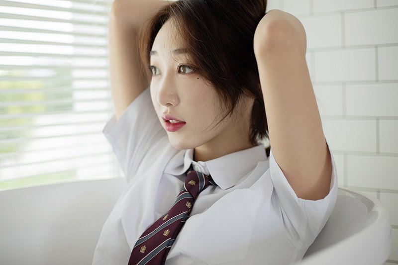 清纯学妹小九月黑丝短裙渴望被调教