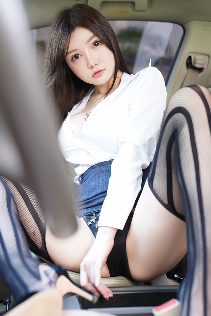 绝色车模糯美子白皙巨乳蠢蠢动人