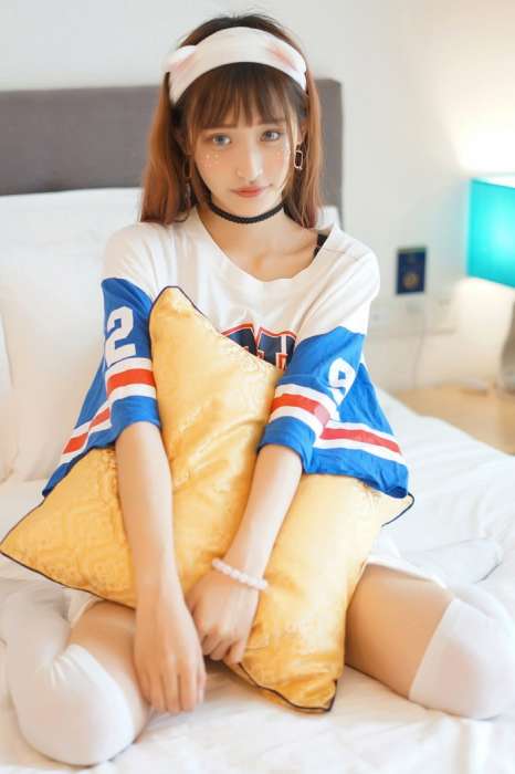清纯学妹猫咪制服秀美腿性感迷人