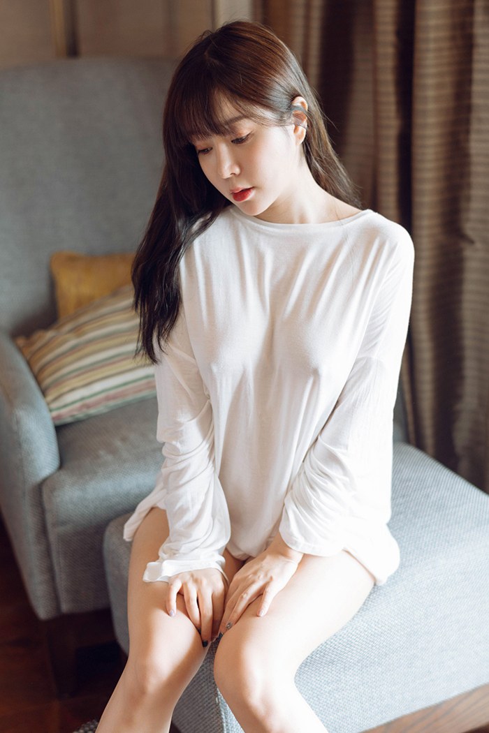 清纯美女王雨纯豪乳深沟若隐若现