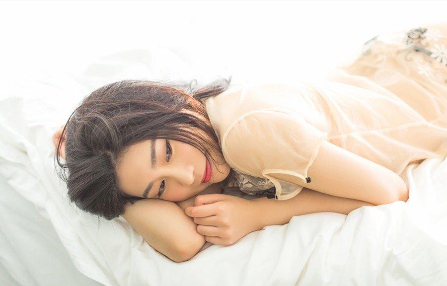 甜姐儿许诺清纯写真肤白貌美惹人喜爱