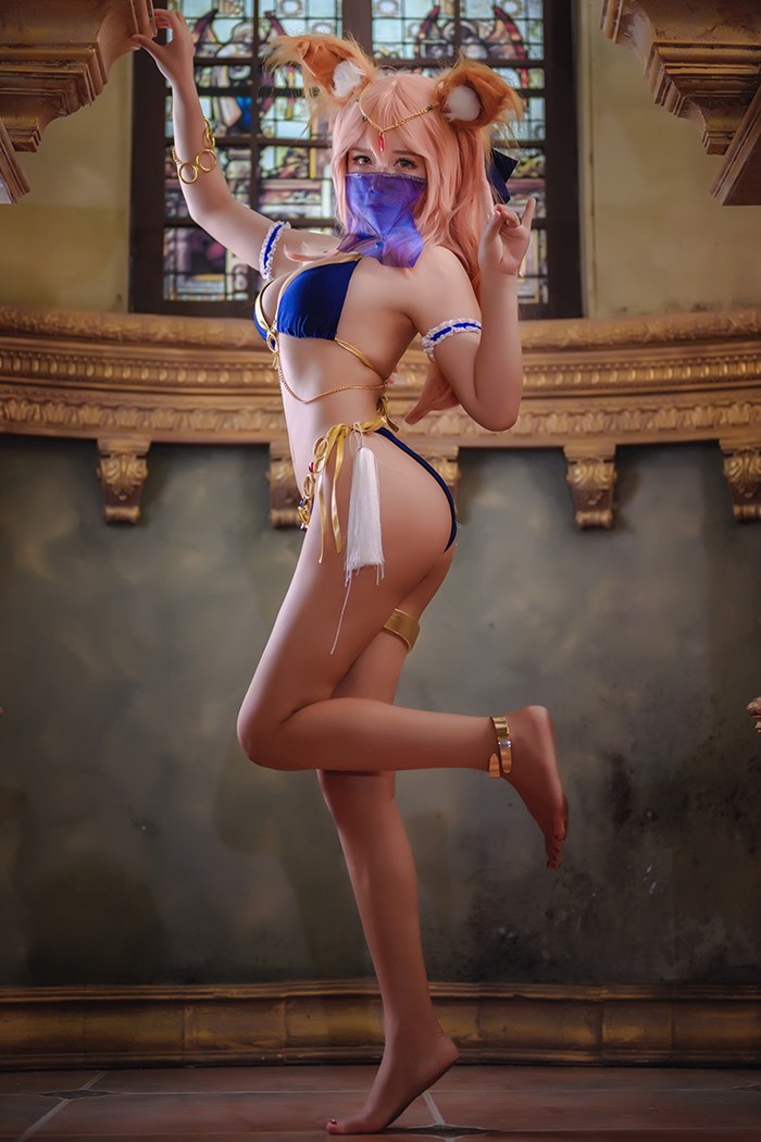 极品狐妖抱走莫子傲人美乳夺你魂