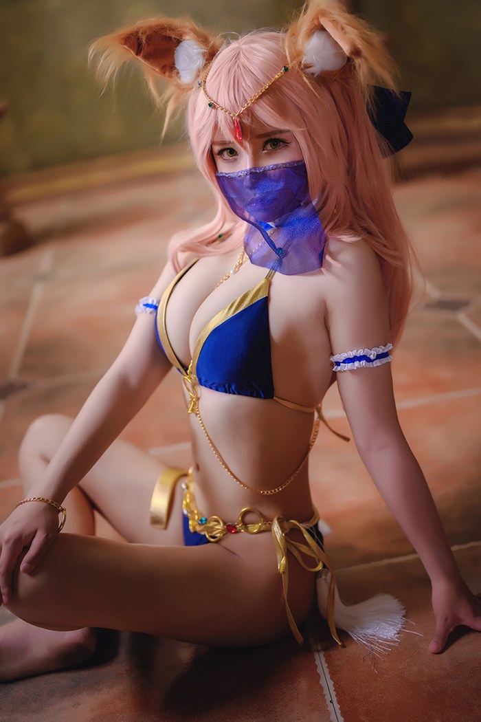 极品狐妖抱走莫子傲人美乳夺你魂