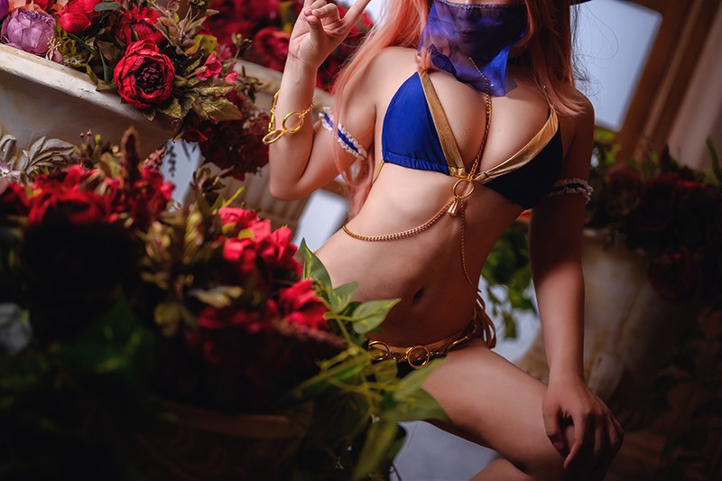 极品狐妖抱走莫子傲人美乳夺你魂