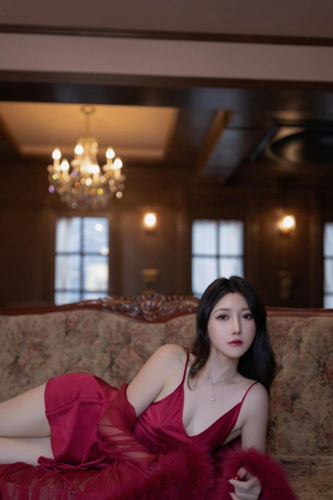 秀人网人气女神鱼子酱玫瑰会枯萎但浪漫不会
