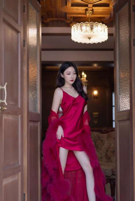 秀人网人气女神鱼子酱玫瑰会枯萎但浪漫不会