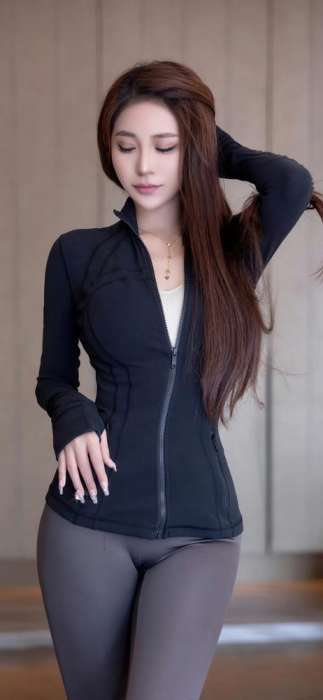 完美身材周慕汐性感瑜伽服诱惑十足