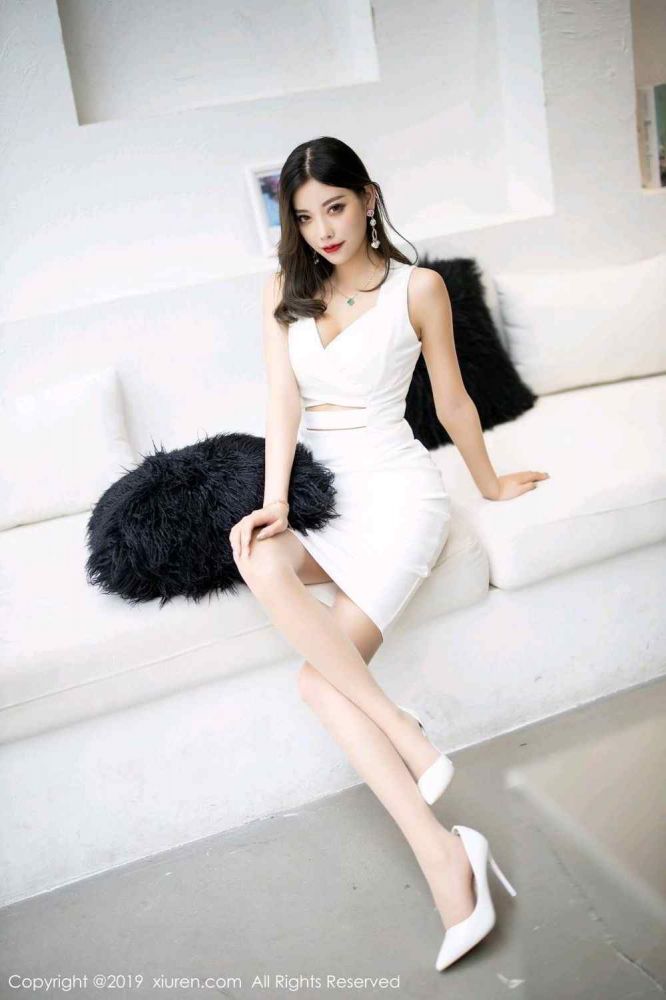 性感小闺蜜杨晨晨身材诱惑迷人