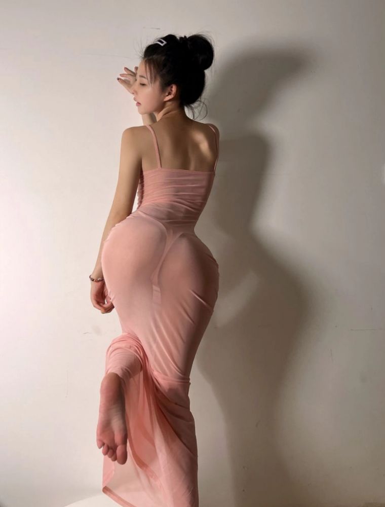 翘臀美女陈妮妮UNI杨柳腰风情写真